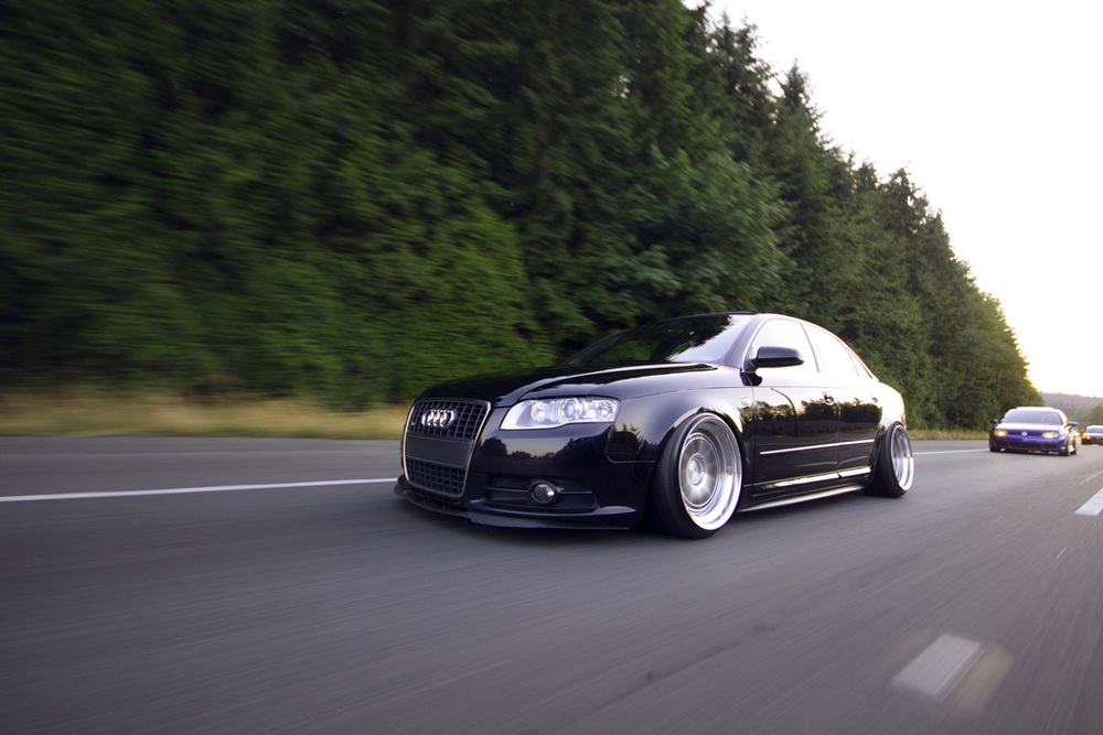 Audi B7 A4 with Relak style side skirts