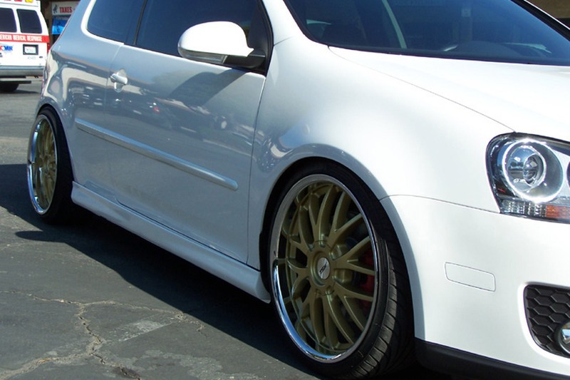 Volkswagen MK5 GTI with OptikWerks Votex style full-length side skirts