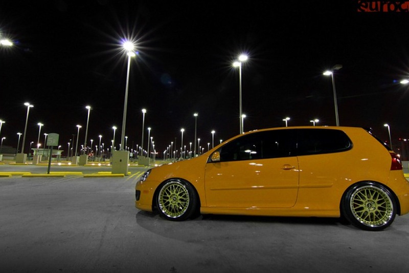 Volkswagen MK5 Golf with OptikWerks Votex style full-length side skirts