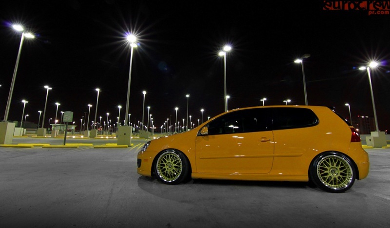 Volkswagen MK5 Golf with OptikWerks Votex style full-length side skirts