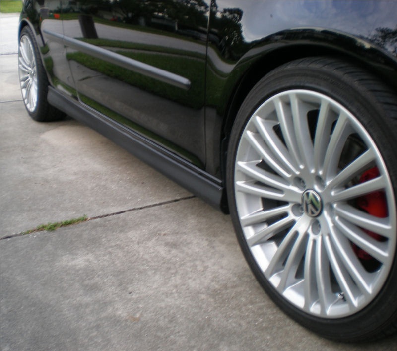 Volkswagen MK5 GTI with OptikWerks textured Votex style full-length side skirts