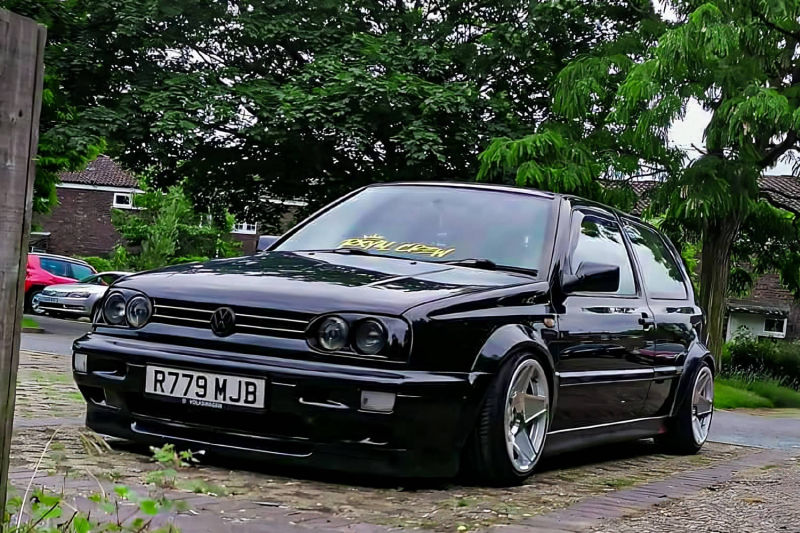 Volkswagen MK3 GTI with Optikwerks widebody fender flares and aggressive stance