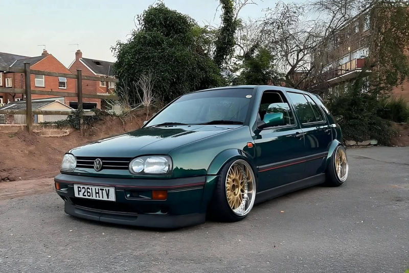 Volkswagen MK3 Golf with Optikwerks widebody fender flares