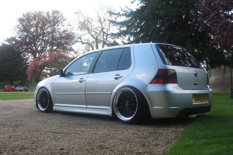 VW MK4 with Bora R style side skirts