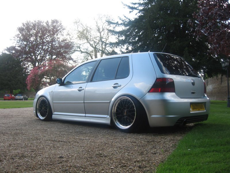 VW MK4 with Bora R style side skirts