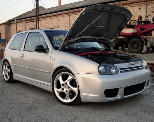 VW MK4 with R32 R-line style side skirts