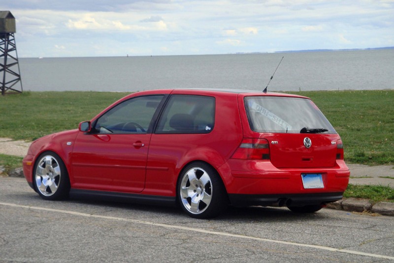 VW MK4 GTI with GLI textured side skirts