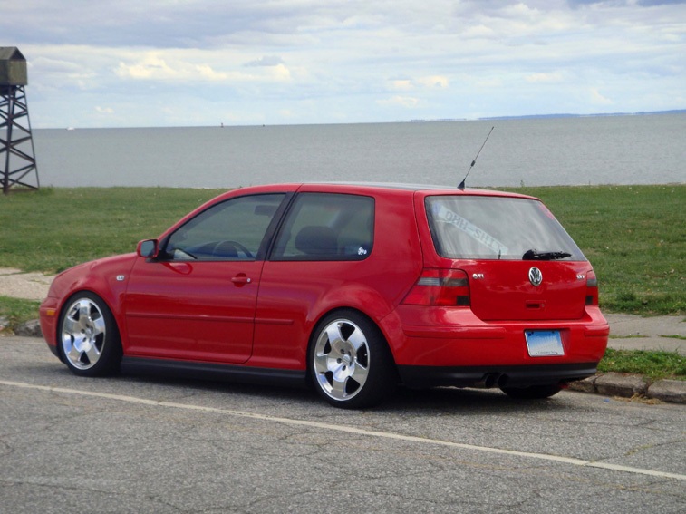 VW MK4 GTI with GLI textured side skirts