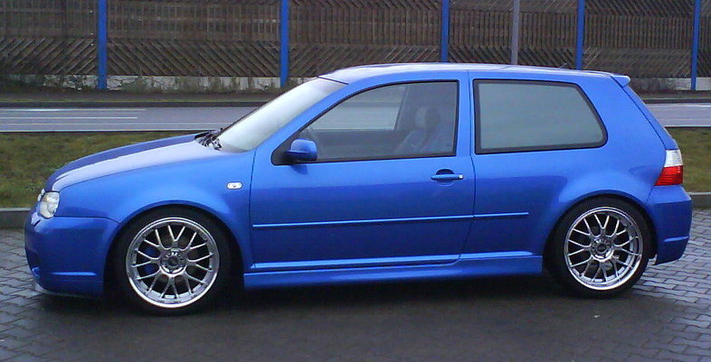 Volkswagen MK4 GTI Golf R32 side skirts installed