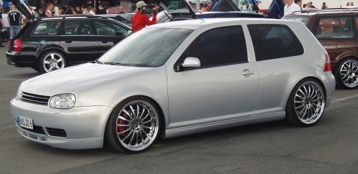 VW MK4 GTI with Votex style side skirts installed