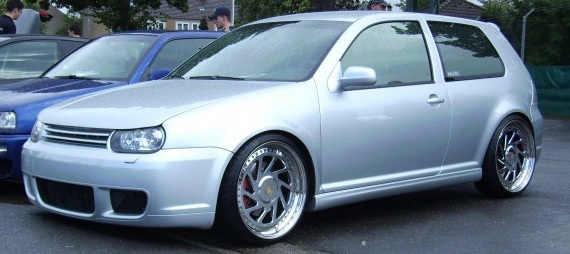 Volkswagen MK4 GTI with Votex style side skirts installed