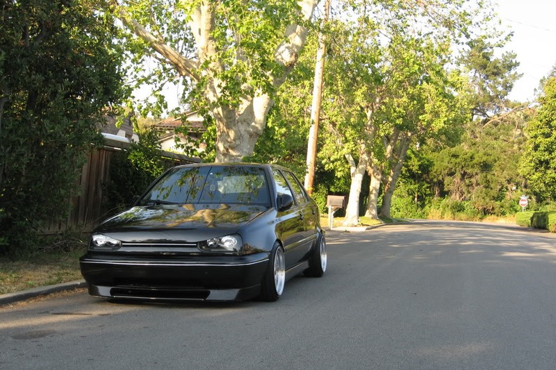 VW Jetta 3 with smoothed ABT style side skirts