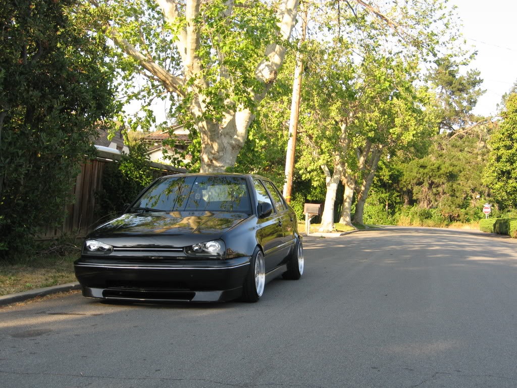 VW Jetta 3 with smoothed ABT style side skirts