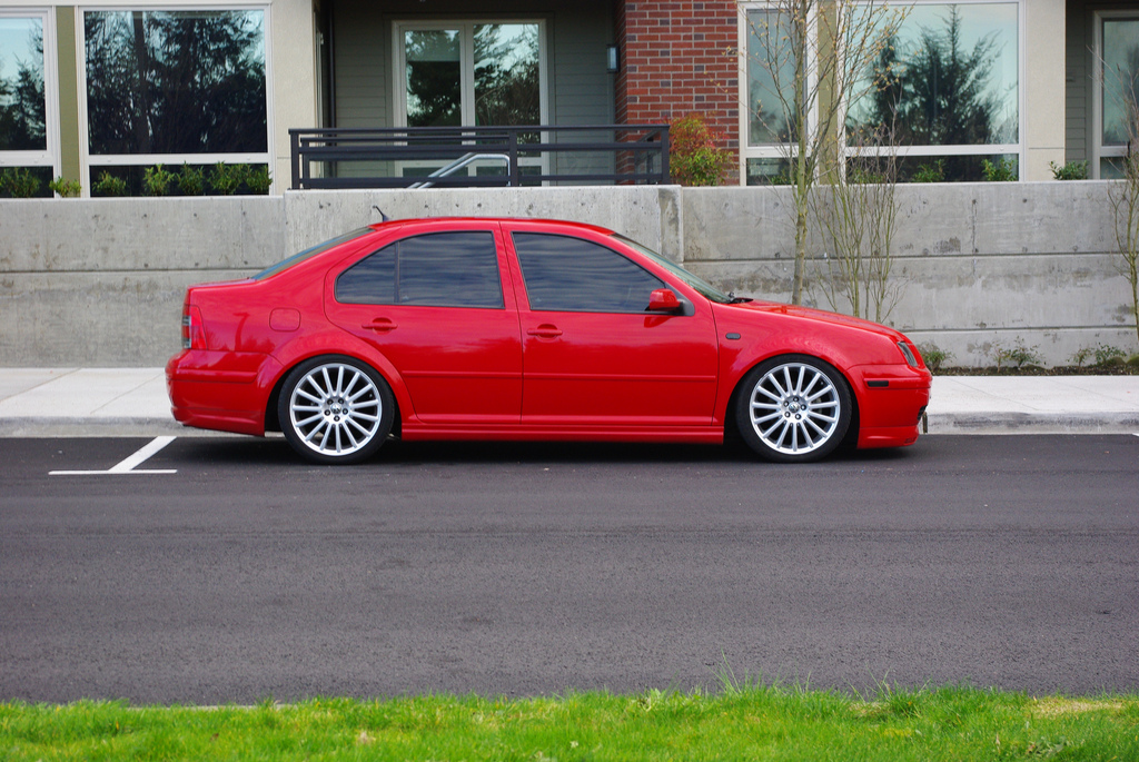 MK4 Jetta GLI side skirts installed