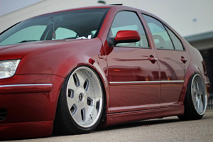 Volkswagen MK4 Jetta with R32 style side skirts