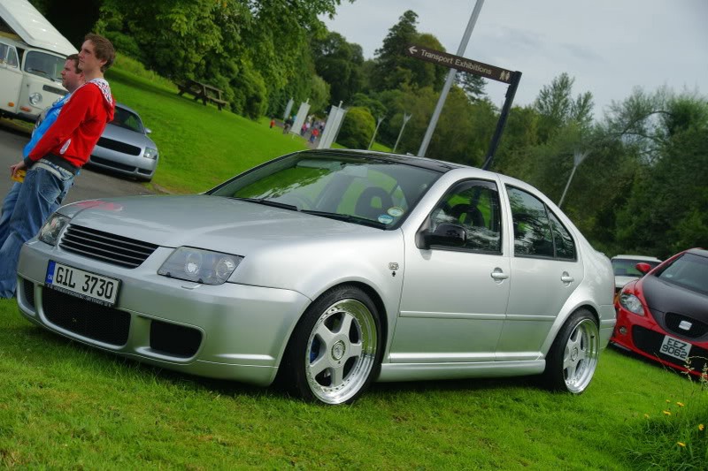 Silver Volkswagen MK4 Jetta / Bora platform with OptikWerks Votex style side skirts