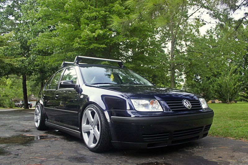 VW MK4 Jetta / Bora with textured Votex style side skirts